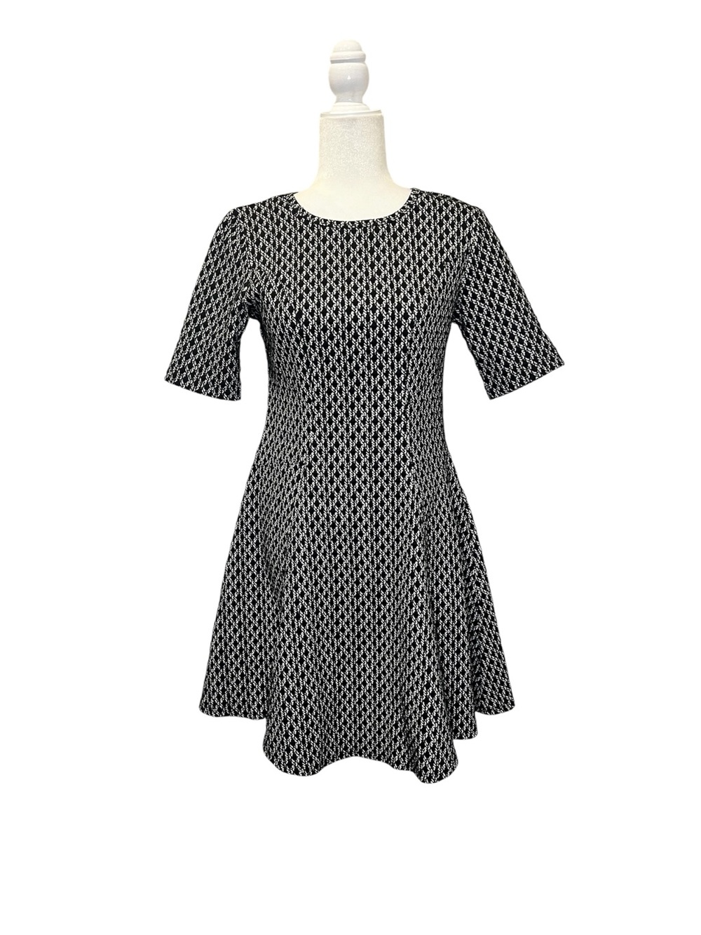 Karen Kane Black & White Patterned Short Sleeve Fit-and-Flare Dress Size Small